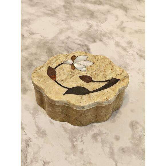 Vintage Trinket Box Hand Carved Stone Mother of Pearl FETCO Made in India - Picture 2 of 15